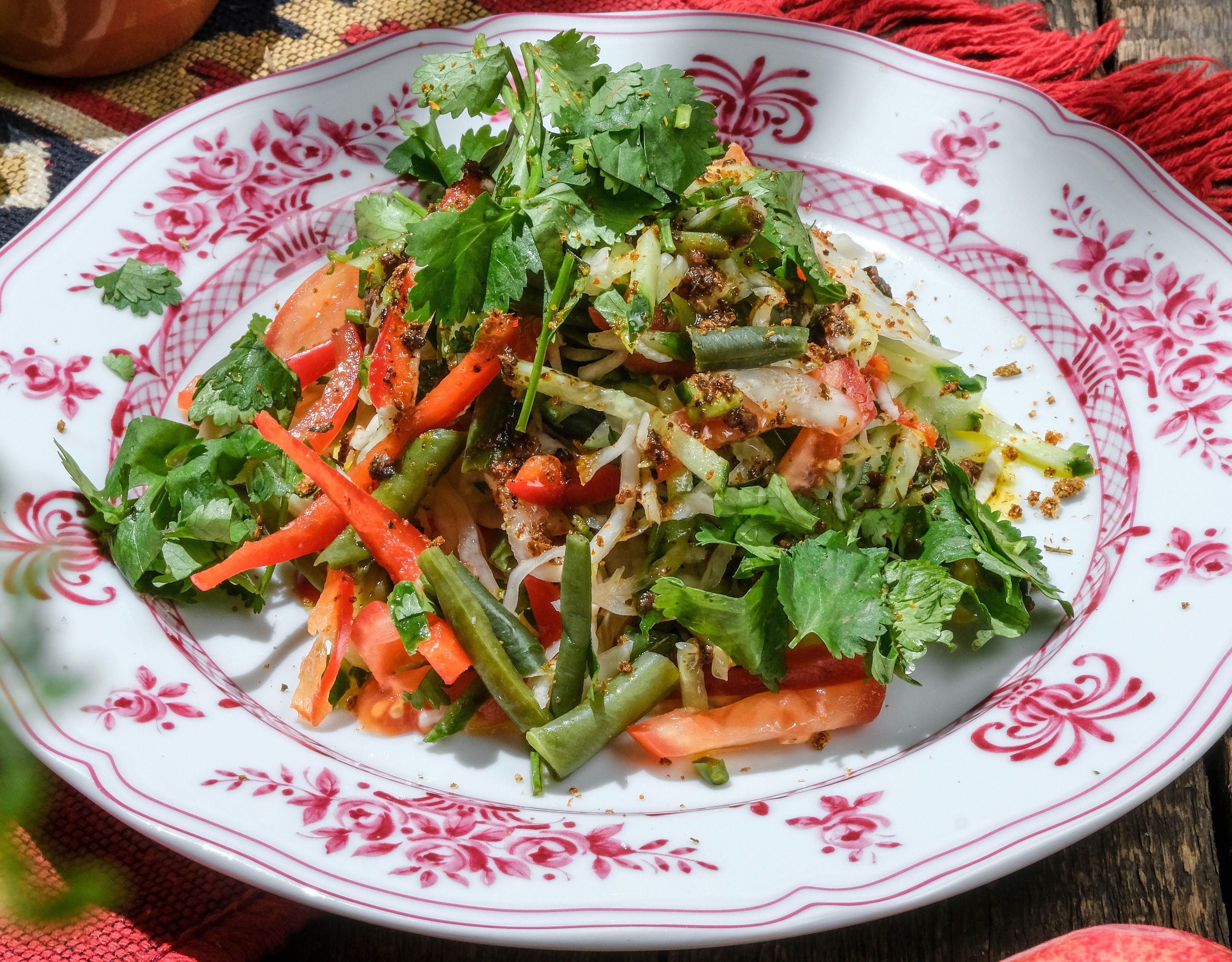 салат газапхули. газапхули. салат хмели сунели. салат из огурца и оливкового масла. салат газапхули.