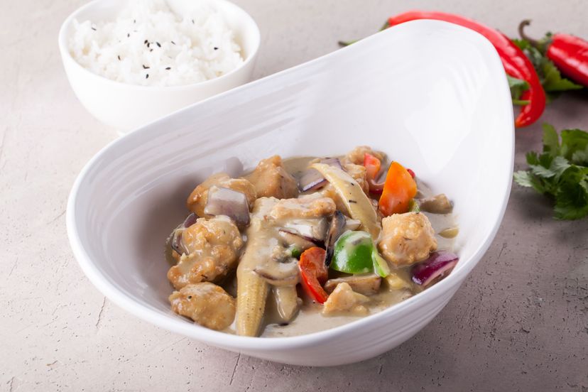 Куриное Филе в Зеленом Карри с Кокосовым молоком 