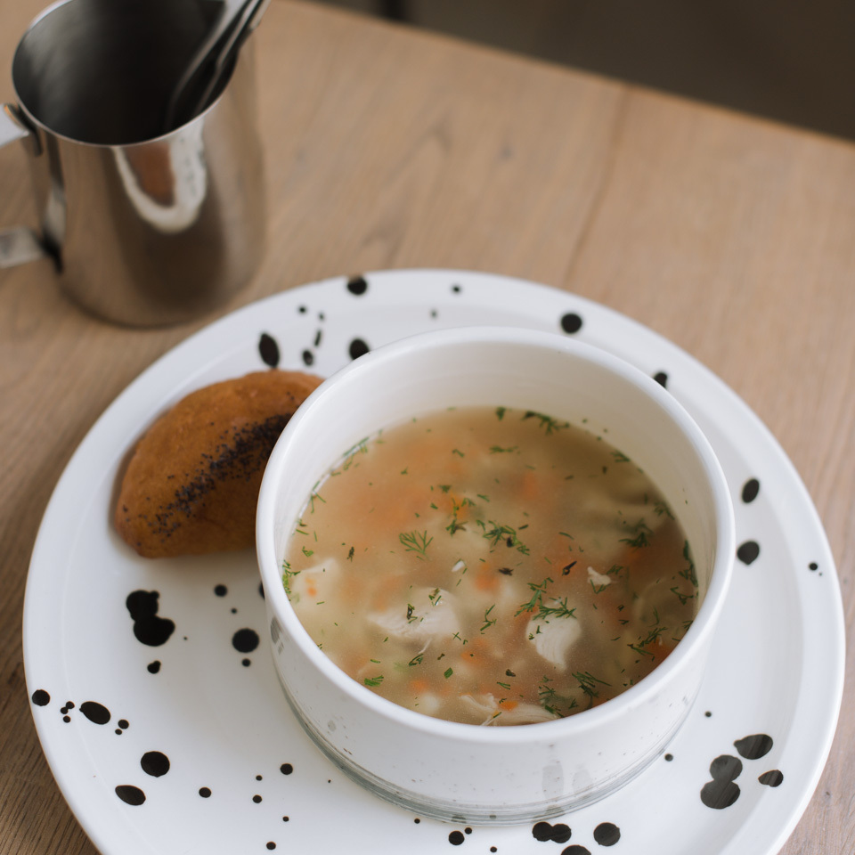 Куриный супчик с клецками и пирожком с капустой