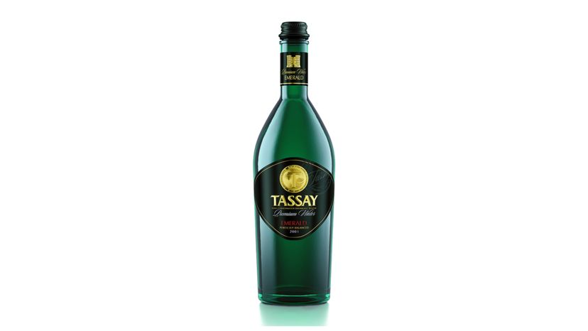 Tassay Emerald, газированная