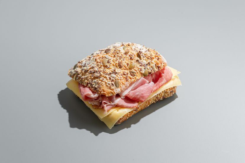 Датский сэндвич с прошутто котто