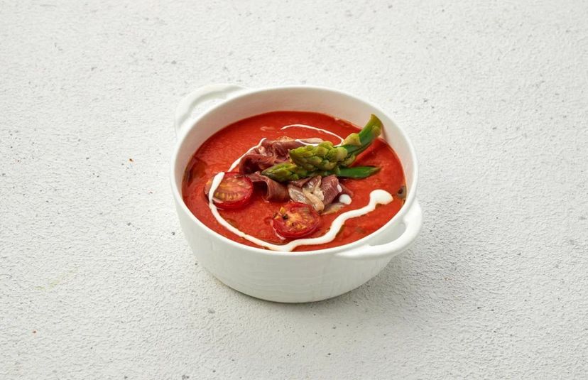 Суп из свежих и копченых томатов 