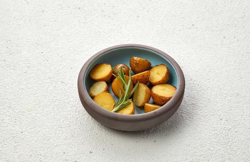 Беби-картофель с розмарином и оливковым маслом